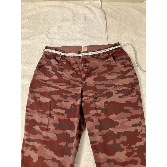 Duluth Trading - Size 12 Women Rootstock Gardening Capri Pink Camo Pedal Pushers - Picture 2 of 6